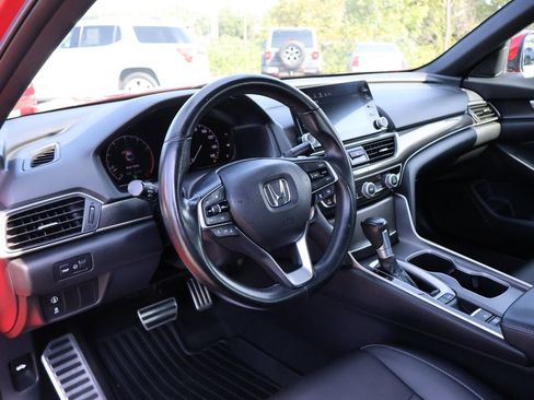 Used 2018 Honda Accord Sport image 16
