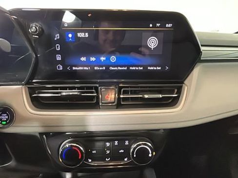 Used 2024 Chevrolet TrailBlazer LT w/ LT Cold Weather Package AWD/4WD image 21