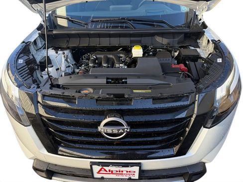 New 2025 Nissan Pathfinder Platinum w/ Black Appearance Package image 18