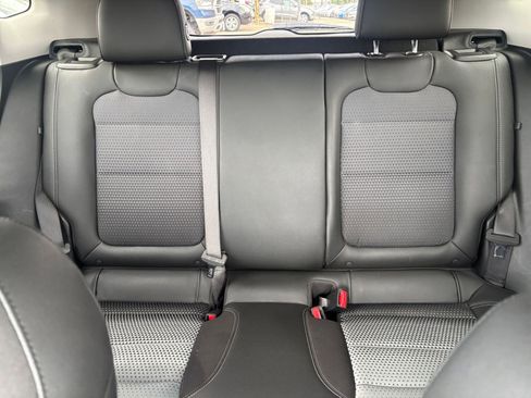 Used 2025 Chevrolet Trax LT w/ LT Convenience Package image 37