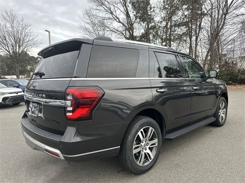 Used 2024 Ford Expedition Limited image 5