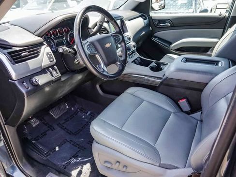 Used 2019 Chevrolet Suburban LT w/ LT Signature Package image 18