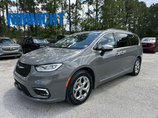 Used 2023 Chrysler Pacifica Limited FWD video 1