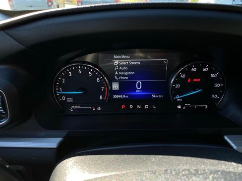 Used 2022 Ford Explorer XLT w/ Equipment Group 202A image 12