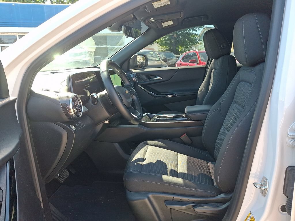 Certified 2025 Chevrolet Equinox LT w/ Safety and Technology Package AWD/4WD image 13