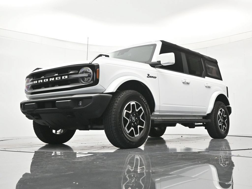 Certified 2024 Ford Bronco Outer Banks AWD/4WD image 37