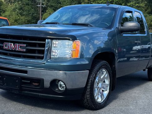 Used 2009 GMC Sierra 1500 SLE w/ Pro Grade Package image 2