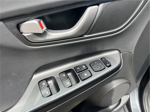 Used 2021 Hyundai Kona Limited FWD image 17