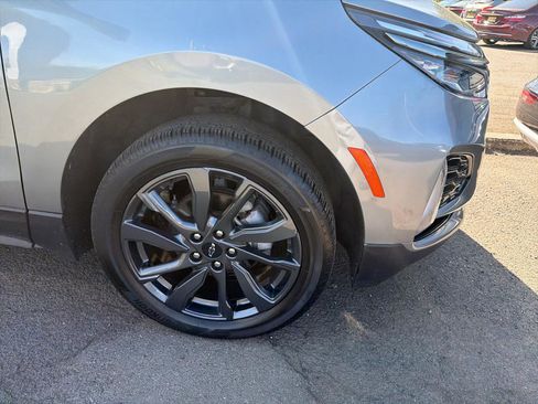 Used 2023 Chevrolet Equinox RS image 4