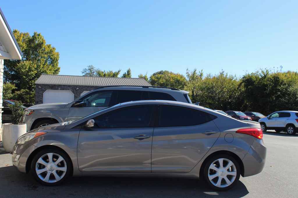 Used 2013 Hyundai Elantra Limited FWD image 8