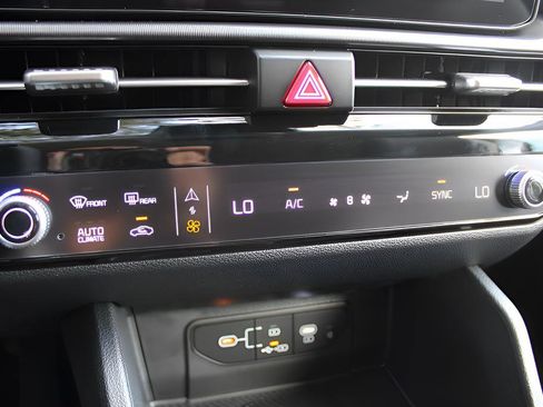 New 2026 Kia Sportage EX w/ EX Panorama Roof Package image 13