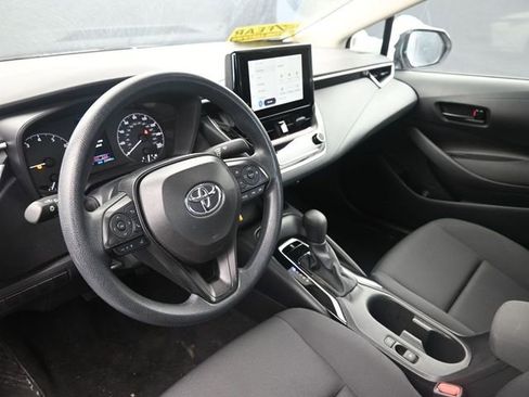 Used 2025 Toyota Corolla LE image 20