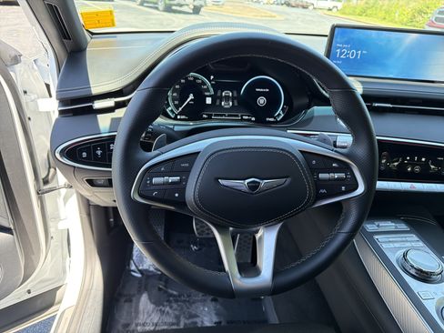 Used 2025 Genesis GV70 2.5T AWD/4WD image 24