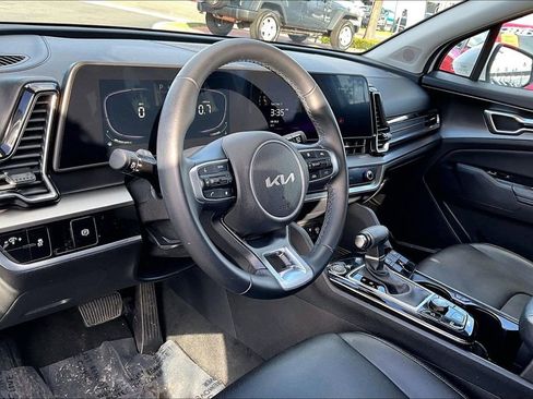 Used 2023 Kia Sportage EX image 11