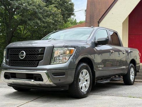 Used 2021 Nissan Titan SV w/ SV Convenience Package RWD image 16