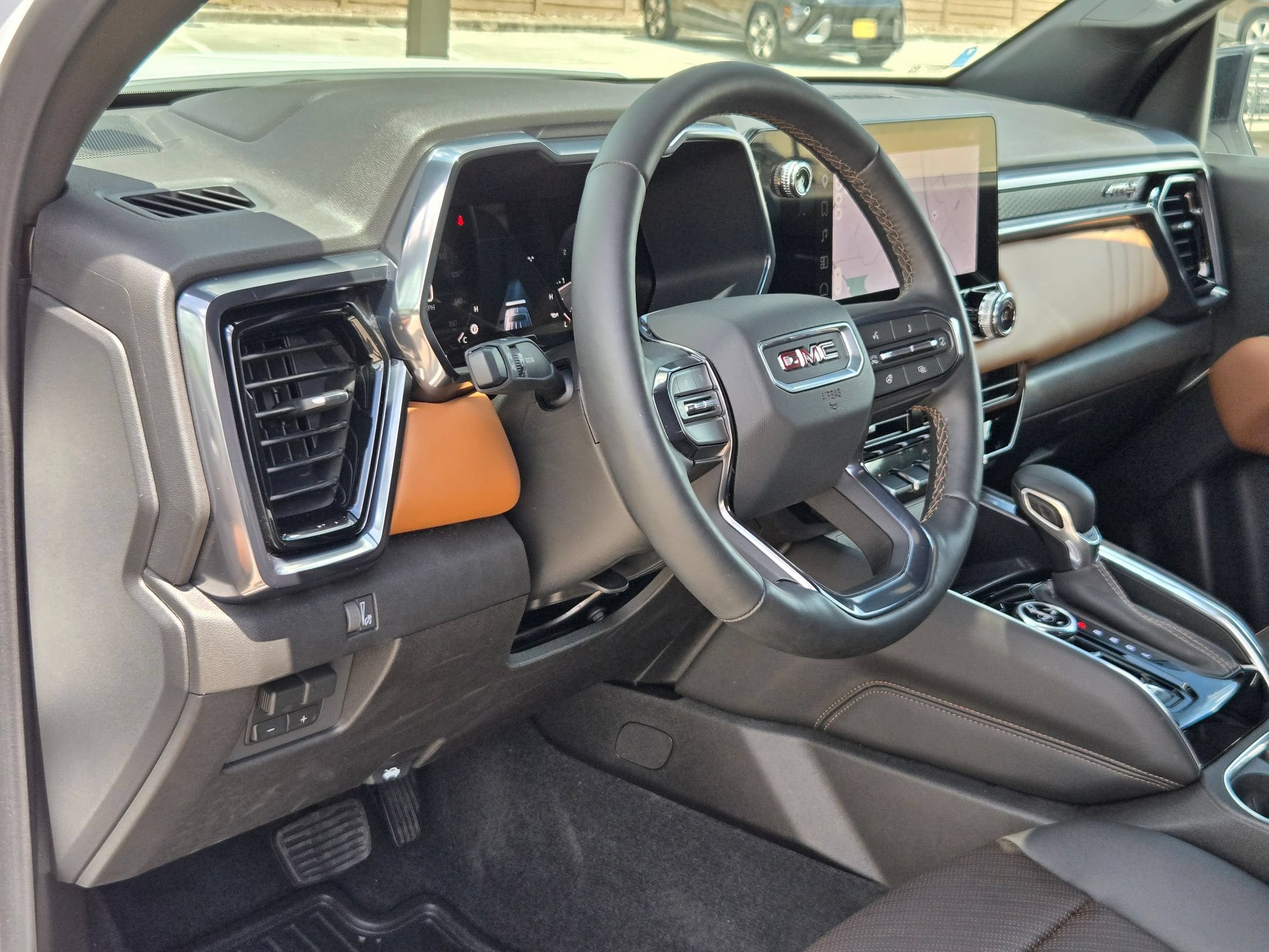 Used 2026 GMC Canyon AT4 w/ AT4 Premium Package AWD/4WD image 12