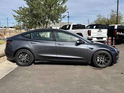 Used 2023 Tesla Model 3 Standard Range image 2