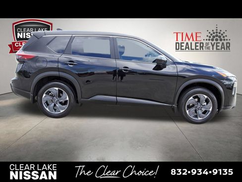 Certified 2026 Nissan Rogue SV FWD image 8