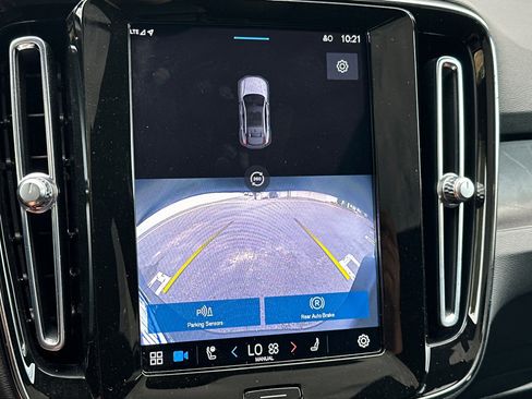 Certified 2023 Volvo C40 P8 Recharge Ultimate image 25