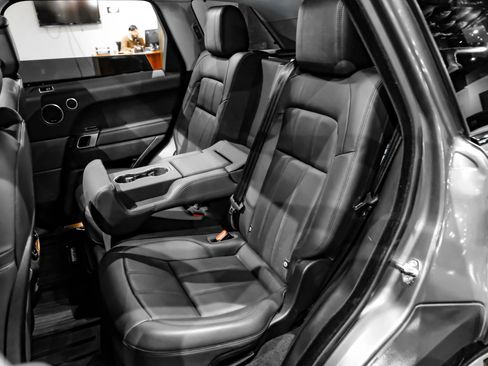 Used 2019 Land Rover Range Rover Sport HSE image 37