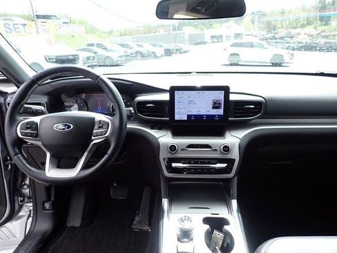 Used 2023 Ford Explorer XLT w/ Equipment Group 202A image 13