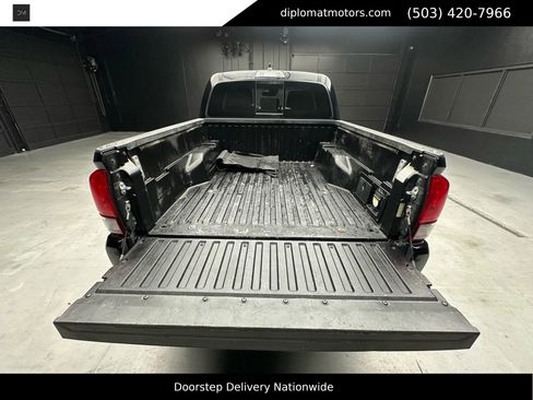 Used 2021 Toyota Tacoma SR5 w/ Trail Edition image 45