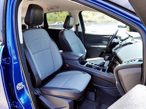 Used 2018 Ford Escape SE w/ SE Sport Appearance Package FWD image 12