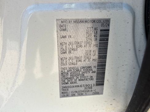 Used 2024 Nissan Frontier PRO-4X w/ Technology Package image 16