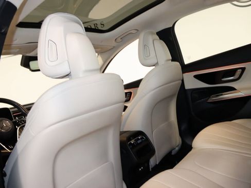 Used 2025 Mercedes-Benz E 350 4MATIC Sedan image 59