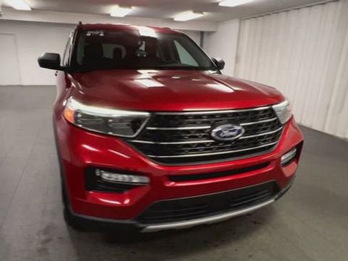 Used 2023 Ford Explorer XLT w/ Equipment Group 202A AWD/4WD image 3