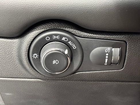 Used 2023 Dodge Durango GT AWD/4WD image 40