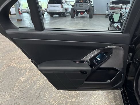 Used 2025 BMW 740i xDrive image 16