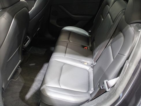 Used 2024 Tesla Model Y Performance AWD/4WD image 18