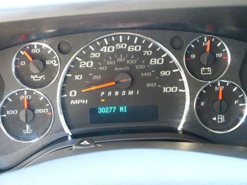 Used 2022 GMC Savana 2500 w/ Driver Convenience Package image 31