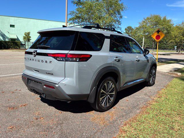 Used 2026 Nissan Pathfinder Platinum FWD image 3
