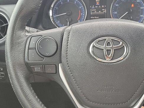 Used 2018 Toyota Corolla SE FWD image 18