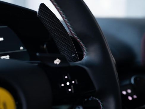 Used 2025 Ferrari Purosangue AWD/4WD image 35