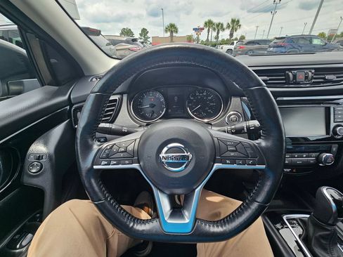 Used 2021 Nissan Rogue Sport SV AWD/4WD image 17