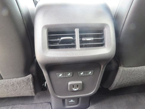 Used 2021 Chevrolet Equinox Premier image 10