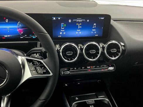 New 2026 Mercedes-Benz GLA 250 image 6