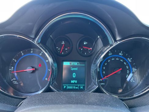 Used 2016 Chevrolet Cruze LT image 12