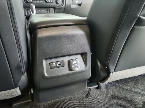 Used 2025 Nissan Frontier SL image 35