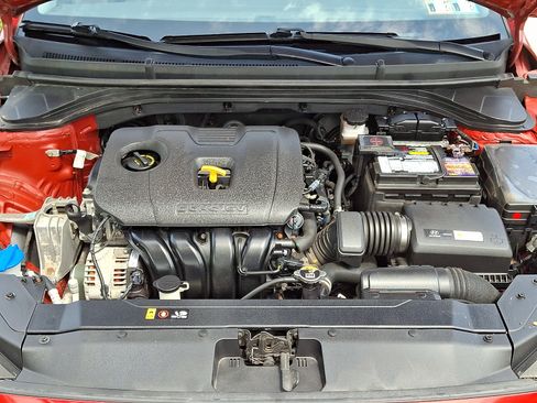 Used 2019 Hyundai Elantra SE FWD image 28