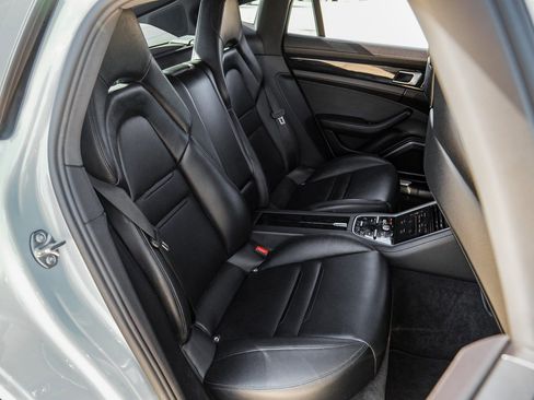 Used 2018 Porsche Panamera 4 AWD/4WD image 29