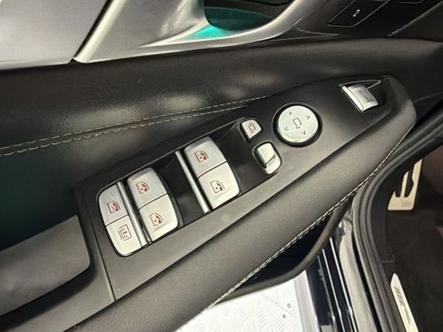 Used 2022 BMW X7 xDrive40i w/ M Sport Package AWD/4WD image 22