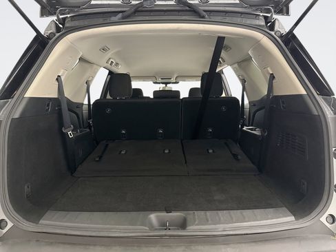 Used 2024 Nissan Pathfinder S image 20