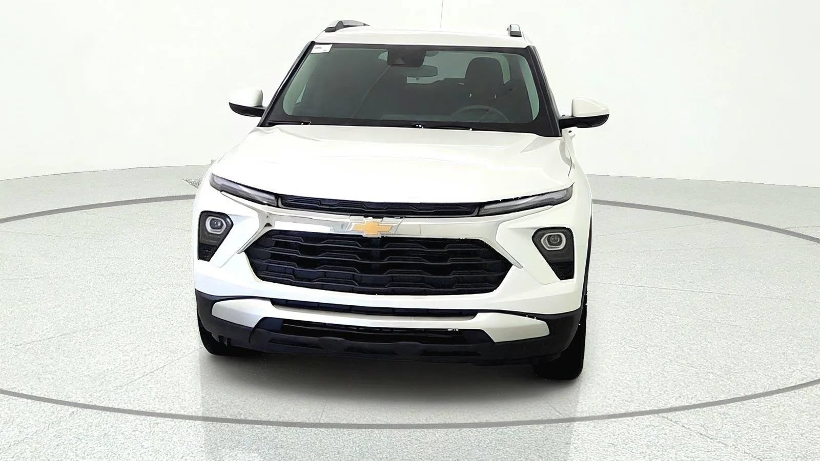 Used 2025 Chevrolet TrailBlazer LT AWD/4WD image 2