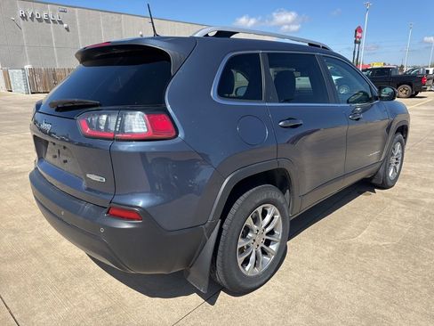 Used 2021 Jeep Cherokee Latitude Plus AWD/4WD image 7