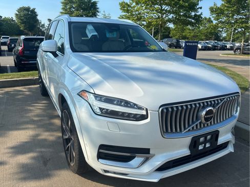 Used 2023 Volvo XC90 B6 Plus w/ Protection Package AWD/4WD image 2