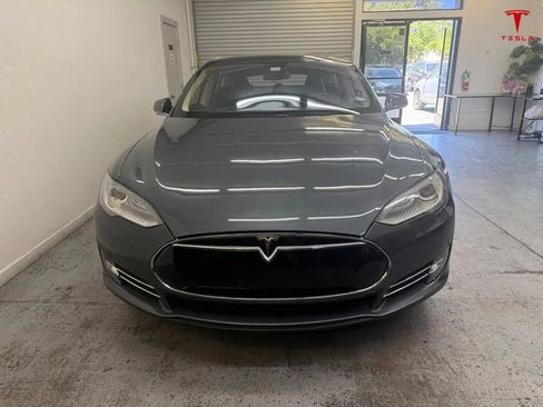 Used 2013 Tesla Model S Performance RWD image 2